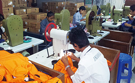 本工場 釦打ちイメージ